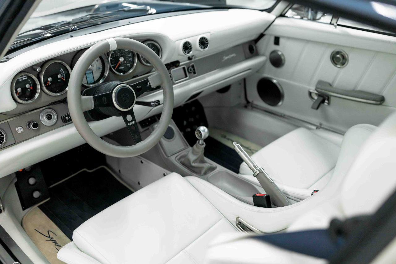 Used 1991 Porsche 911 Carrera image 2