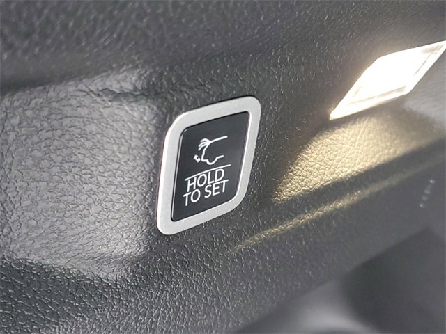 New 2025 Jeep Grand Cherokee L Altitude image 9