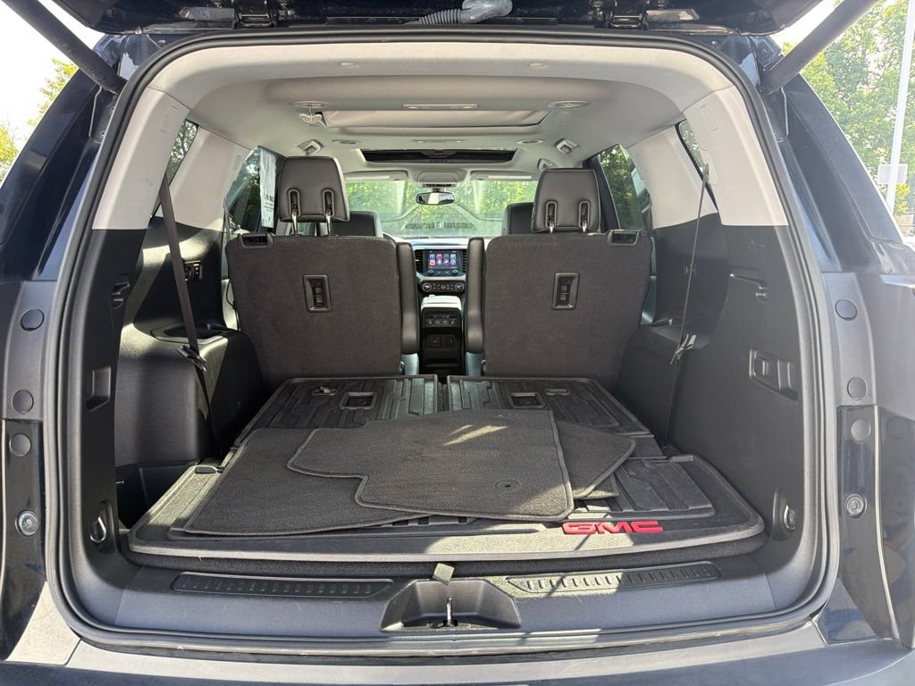 Used 2017 GMC Acadia SLT w/ LPO, Cargo Package FWD image 21