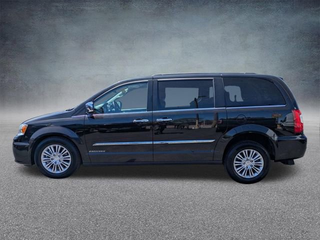 Used 2016 Chrysler Town & Country Touring-L w/ Driver Convenience Group FWD image 6