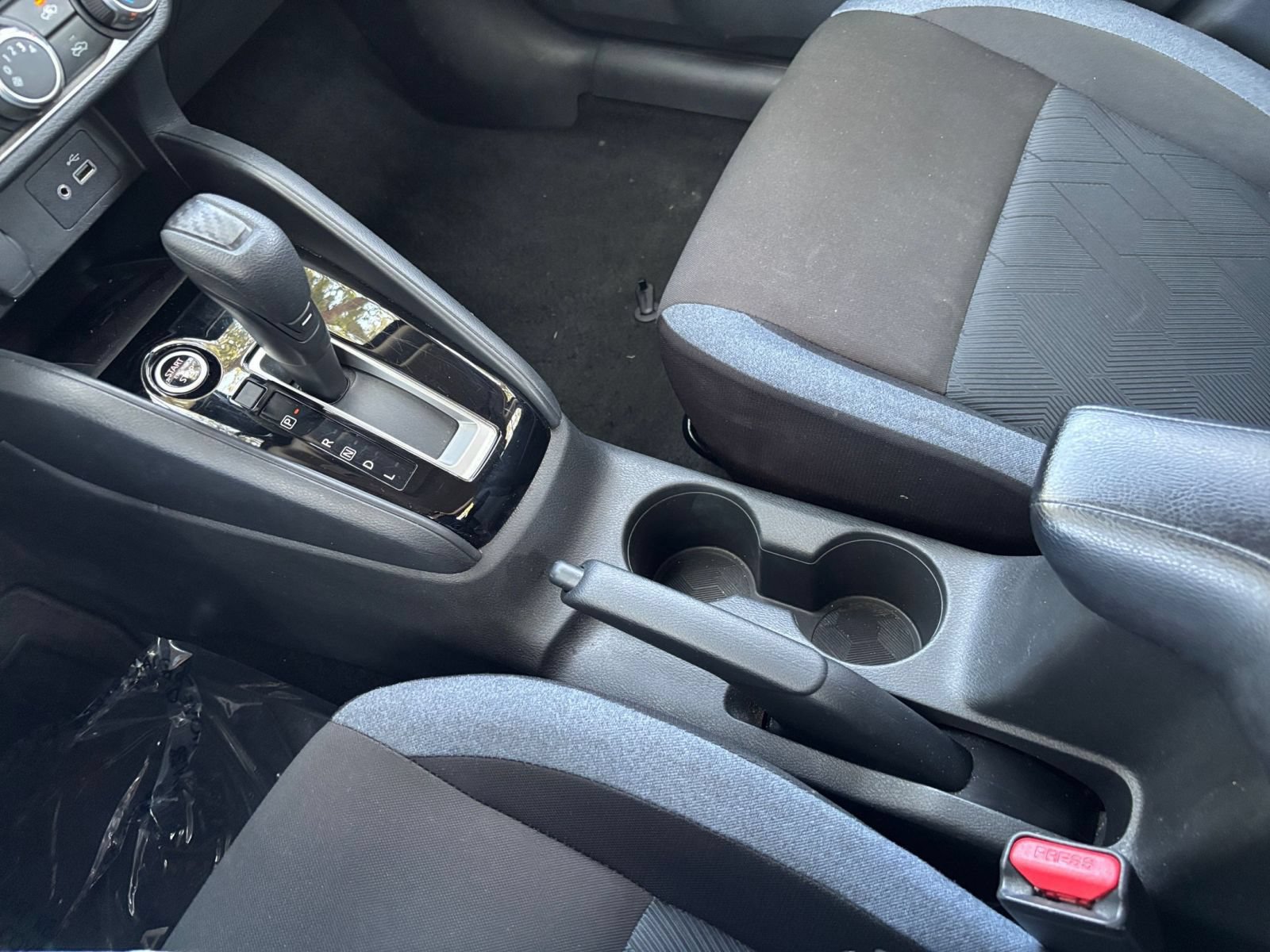 Used 2025 Nissan Versa SV FWD image 39