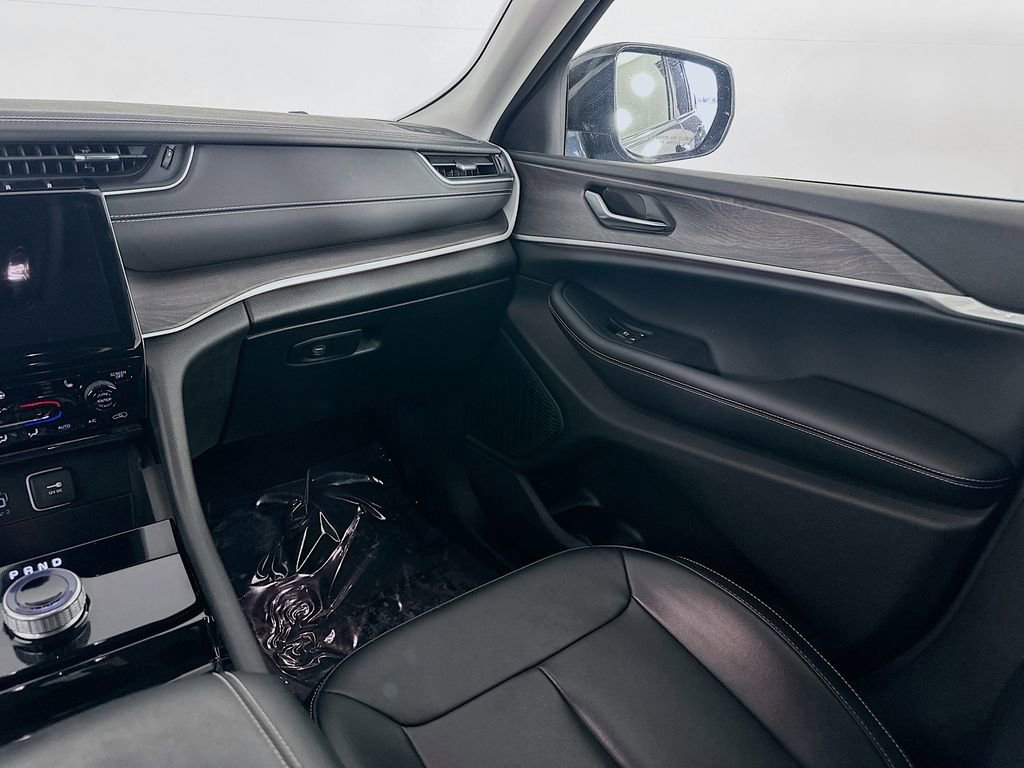 Certified 2023 Jeep Grand Cherokee Limited image 35