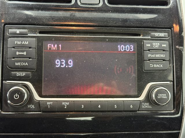 Used 2017 Nissan Versa SV w/ SV Special Edition Package image 13