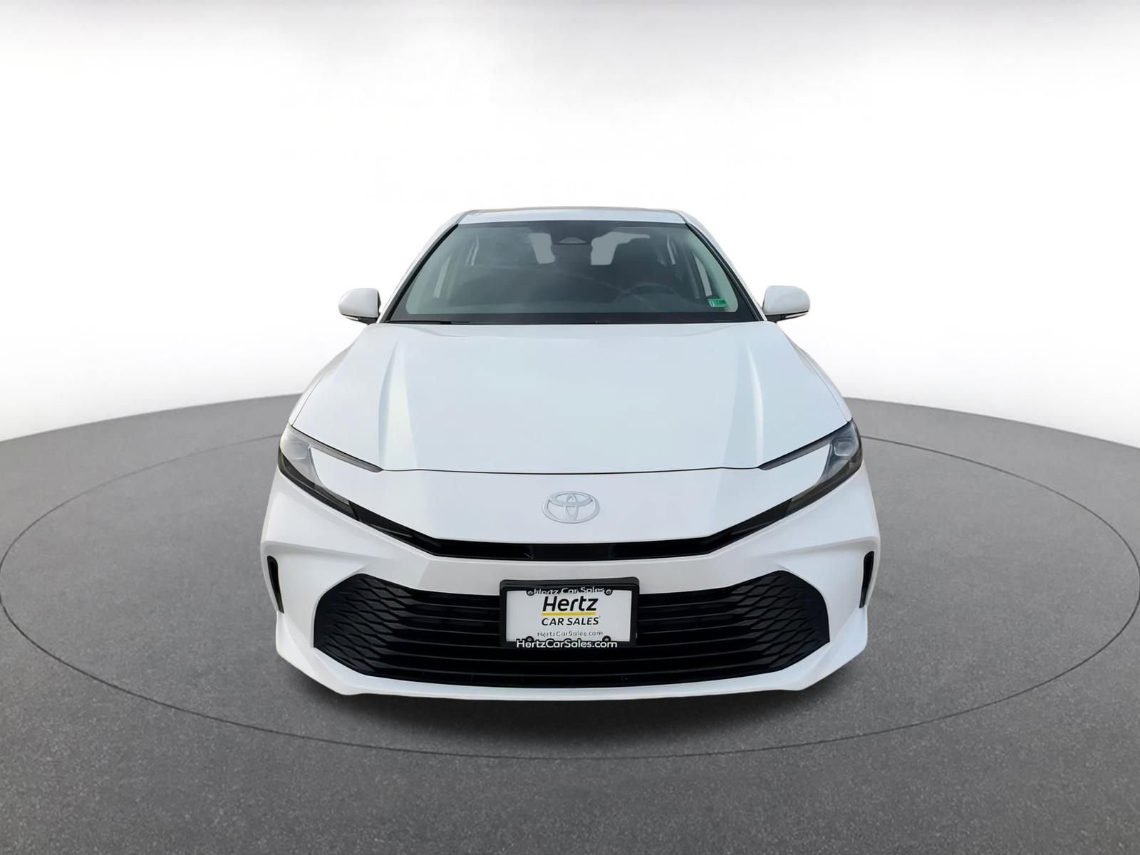 Used 2025 Toyota Camry LE image 4