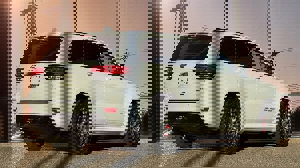 Used 2015 Jeep Grand Cherokee SRT w/ Trailer Tow Group IV image 16