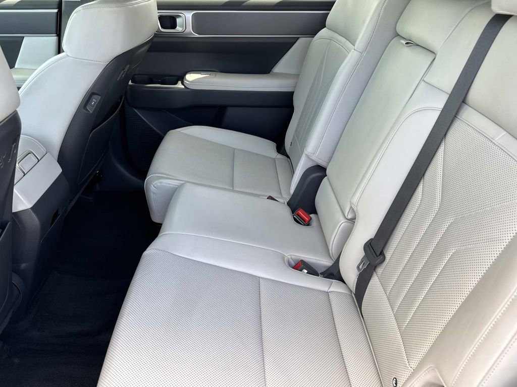 Certified 2025 Hyundai Santa Fe SEL image 25