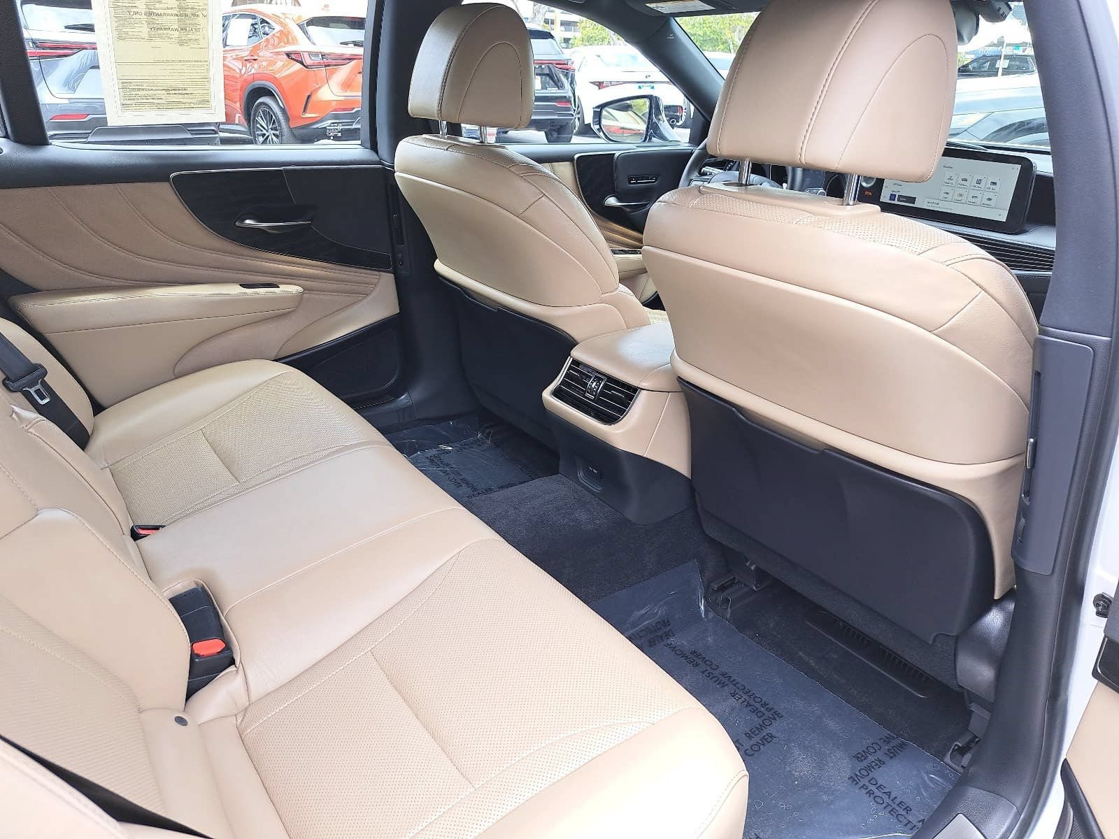 Used 2023 Lexus LS 500 w/ Accessory Package (Z1) RWD image 11