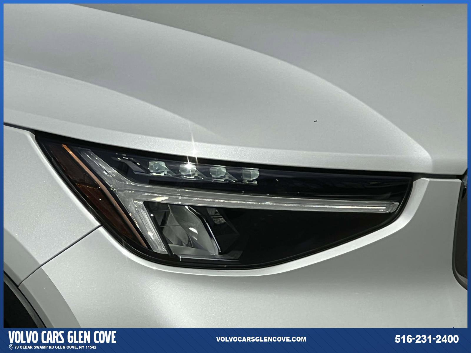 Used 2023 Volvo XC40 B5 Plus w/ Driver Assist Package image 7