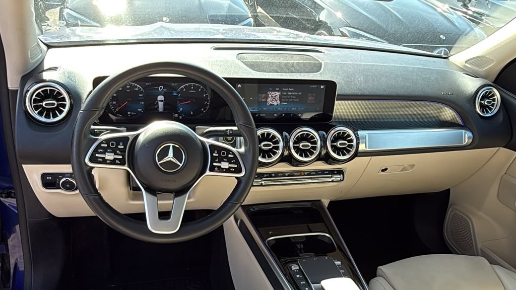 Certified 2021 Mercedes-Benz GLB 250 4MATIC w/ Premium Package image 25