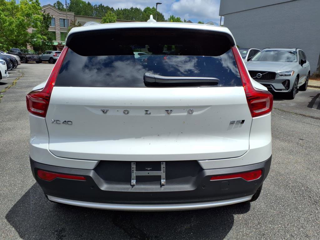 New 2025 Volvo XC40 B5 Core w/ Protection Package Premier image 4