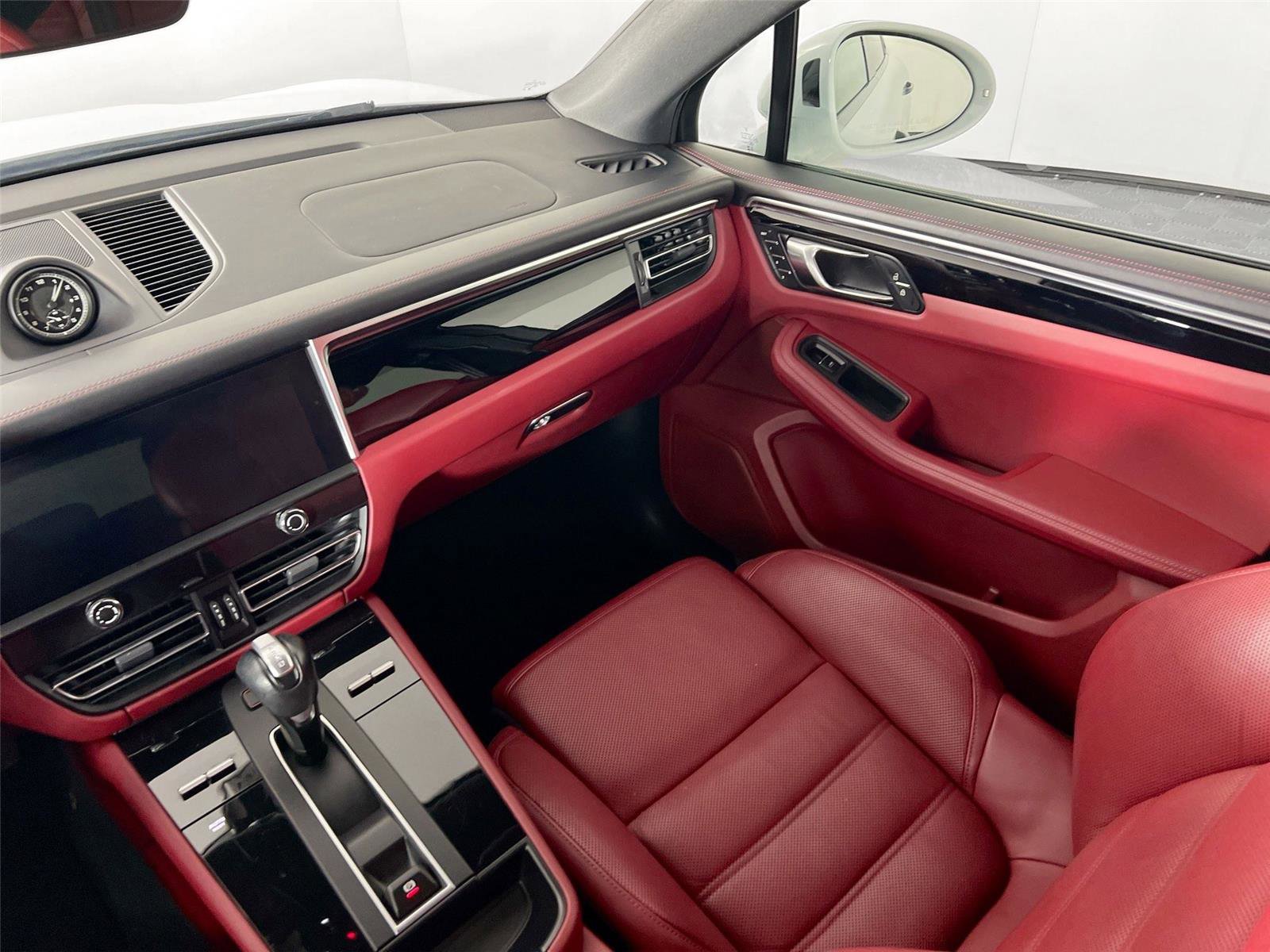 Used 2023 Porsche Macan S image 21