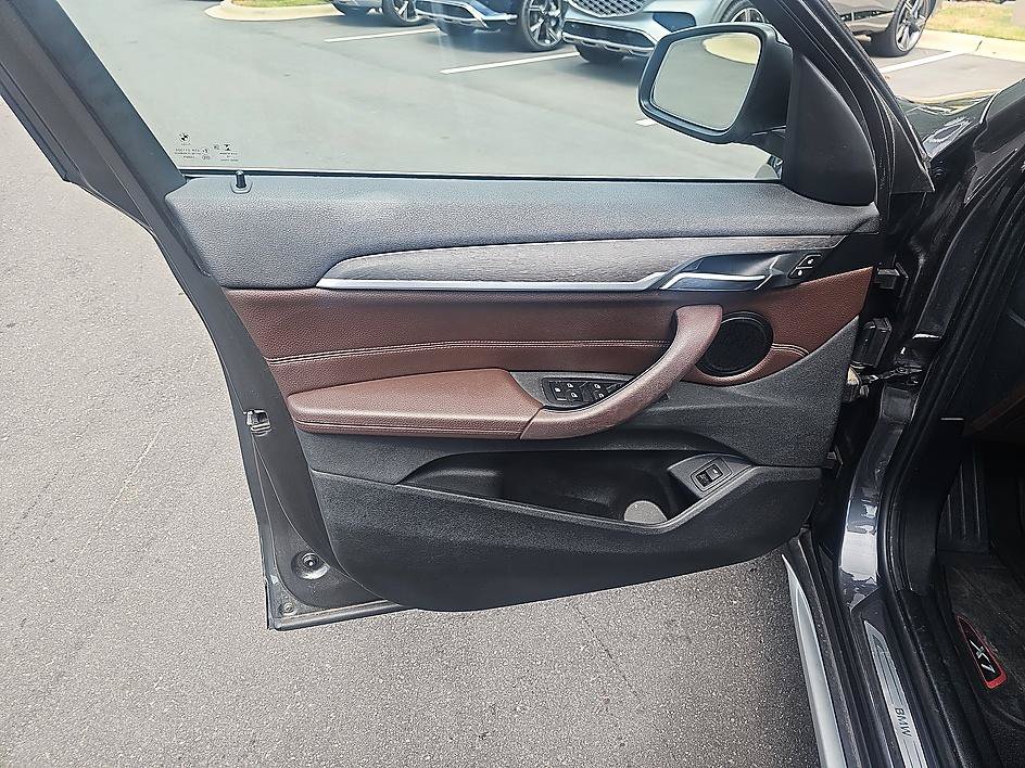Used 2020 BMW X1 sDrive28i w/ Premium Package FWD image 9
