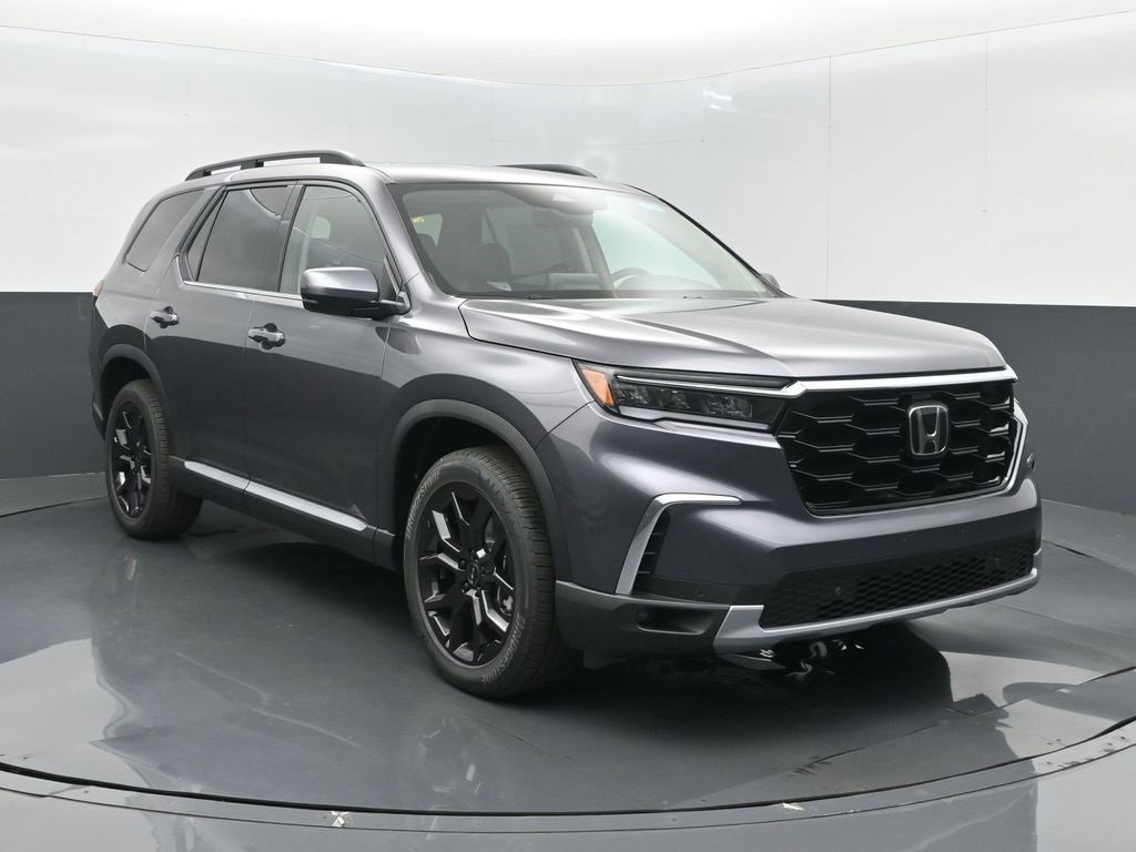 New 2025 Honda Pilot Touring image 2
