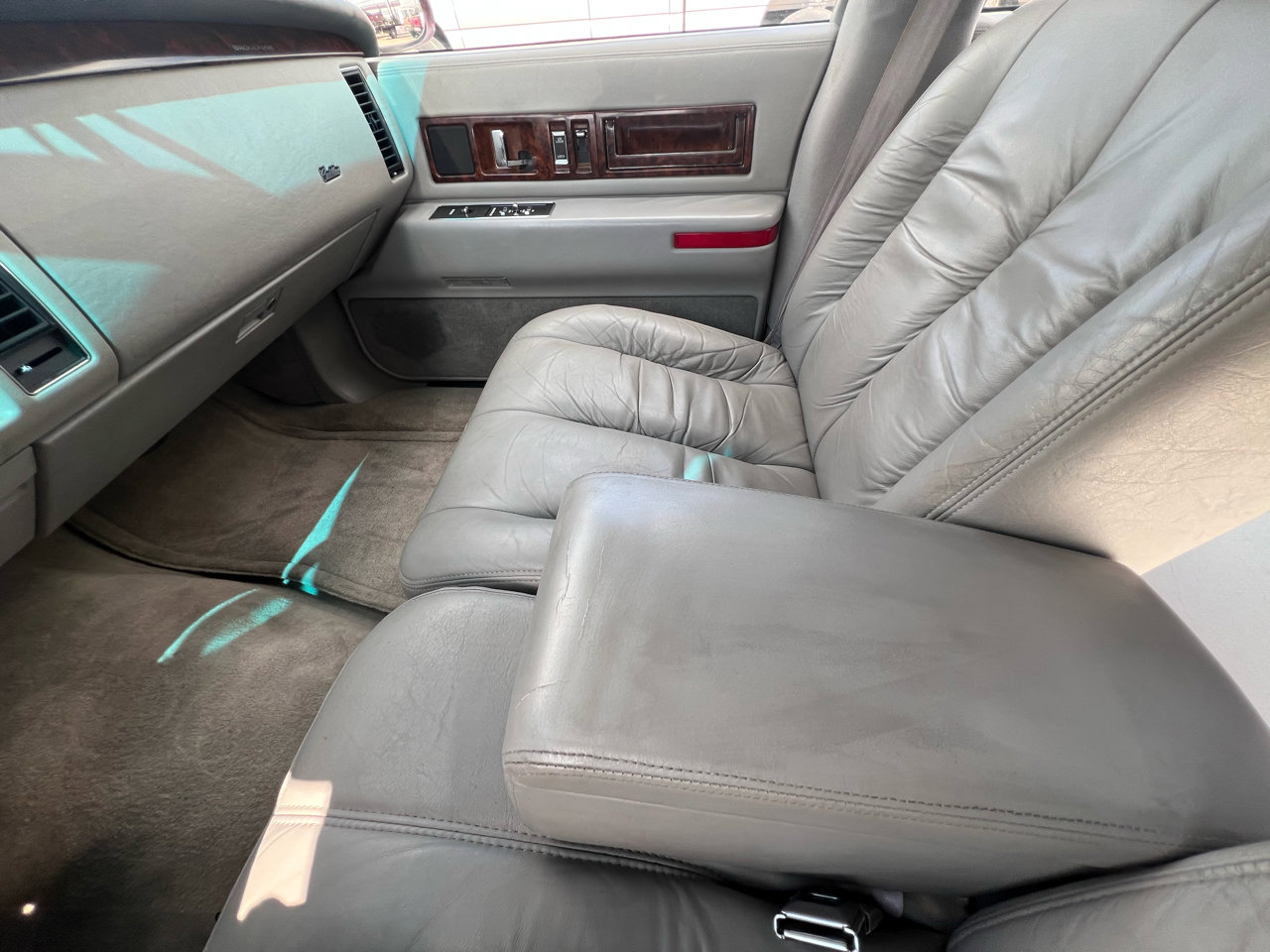 Used 1996 Cadillac Fleetwood Brougham image 71