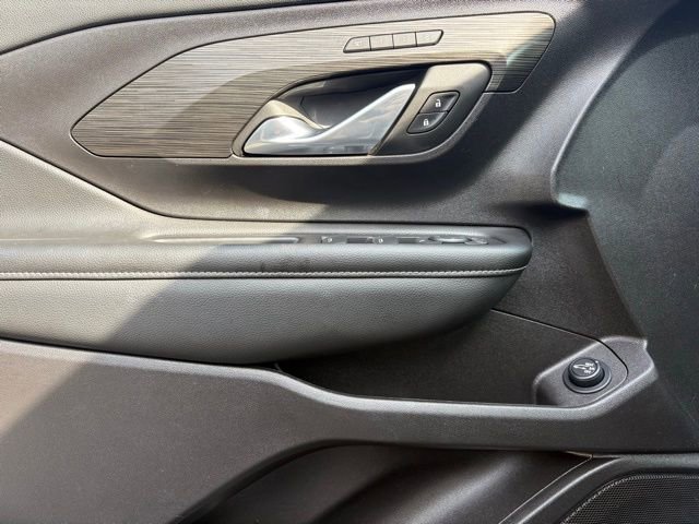 Certified 2024 GMC Terrain SLT w/ Infotainment Package II image 26