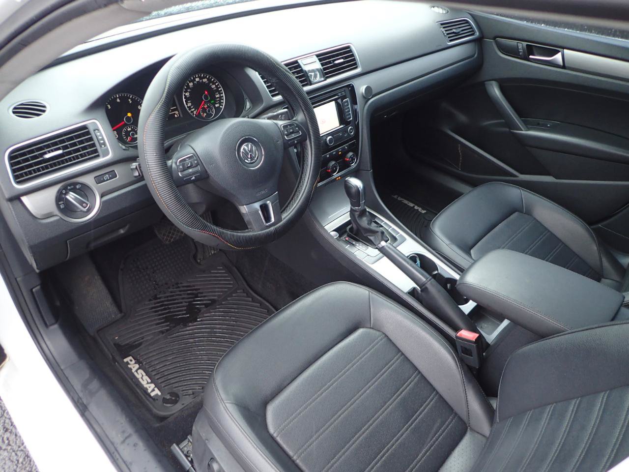 Used 2015 Volkswagen Passat 1.8T SE FWD image 10