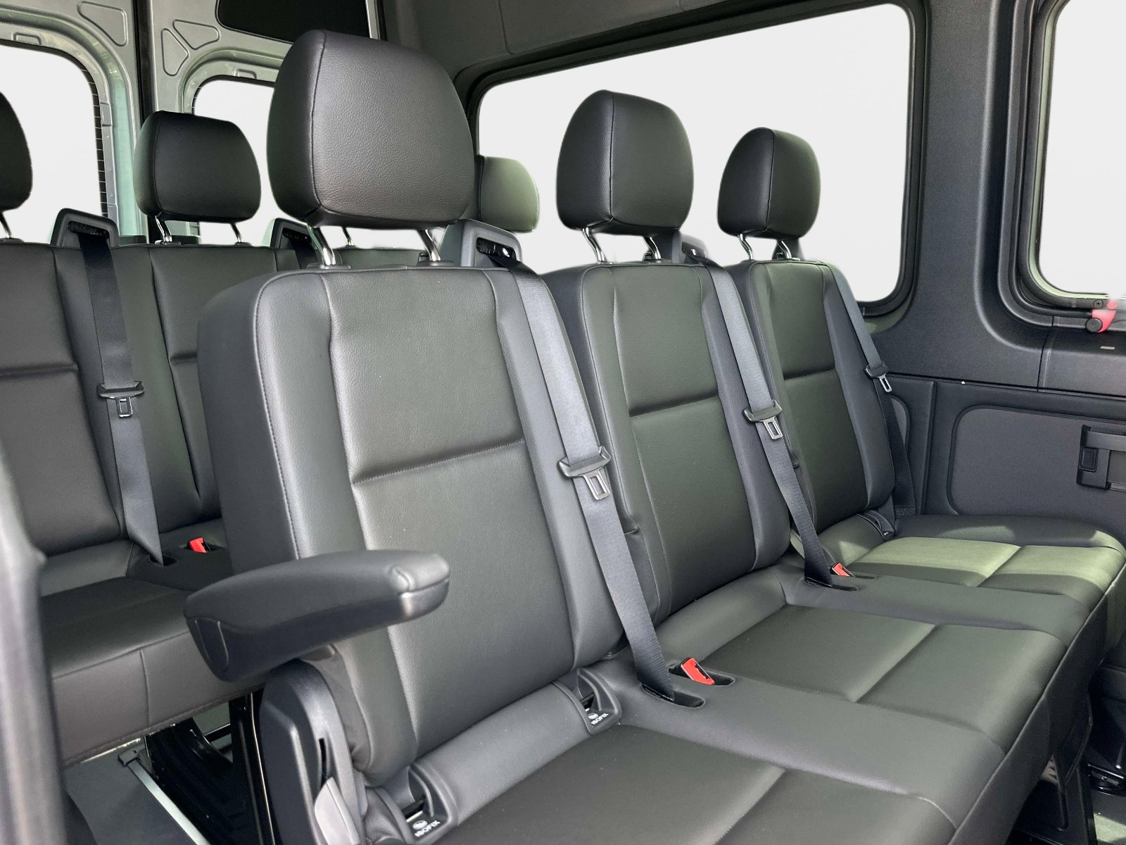 New 2025 Mercedes-Benz Sprinter 2500 image 9