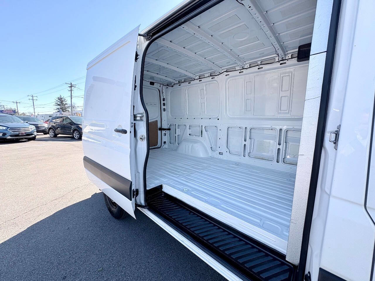 Used 2017 Mercedes-Benz Sprinter 2500 image 24
