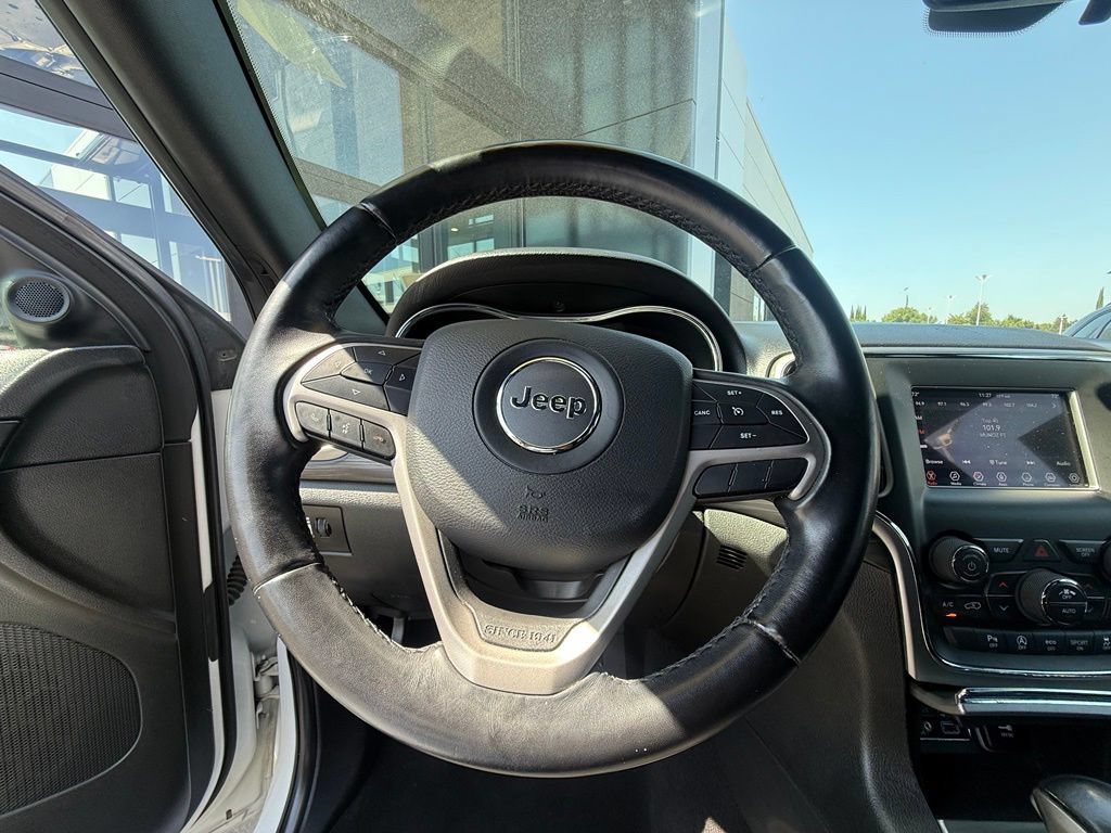 Used 2020 Jeep Grand Cherokee Laredo RWD image 20