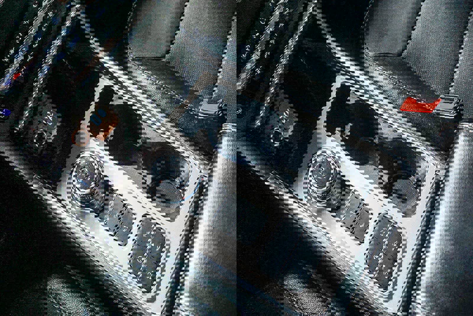 Used 2020 Ford Explorer Limited image 25