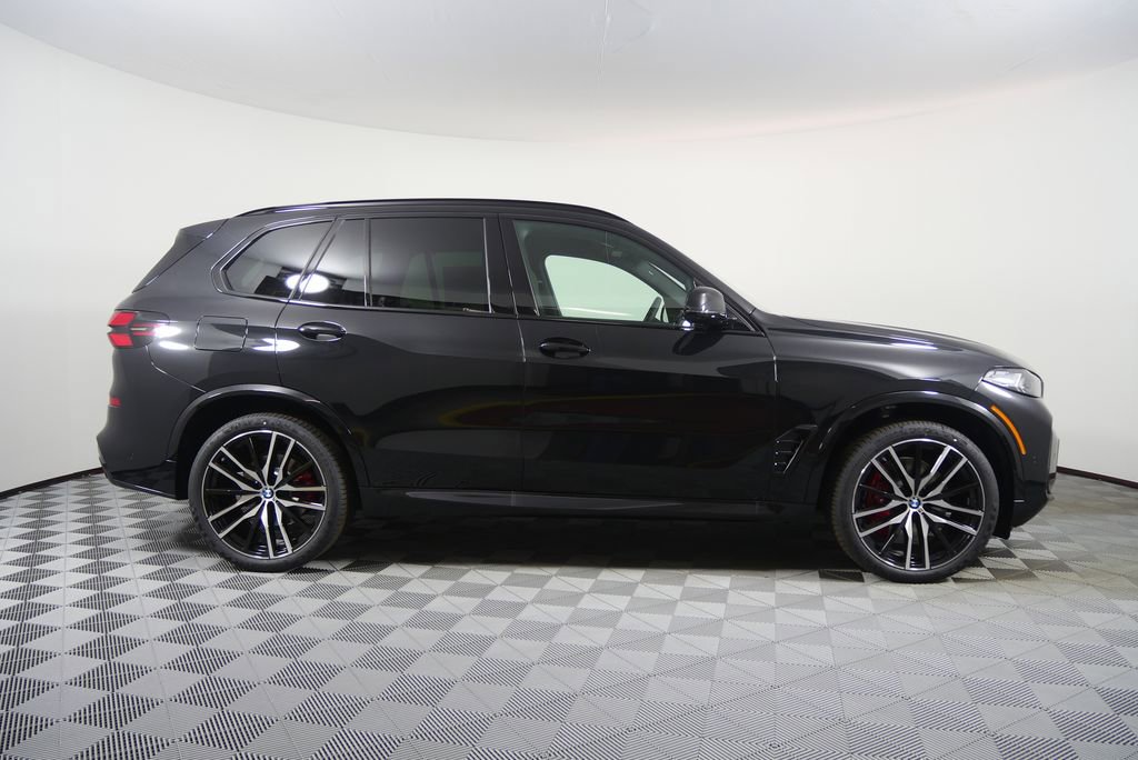 Used 2026 BMW X5 xDrive40i w/ M Sport Package image 2
