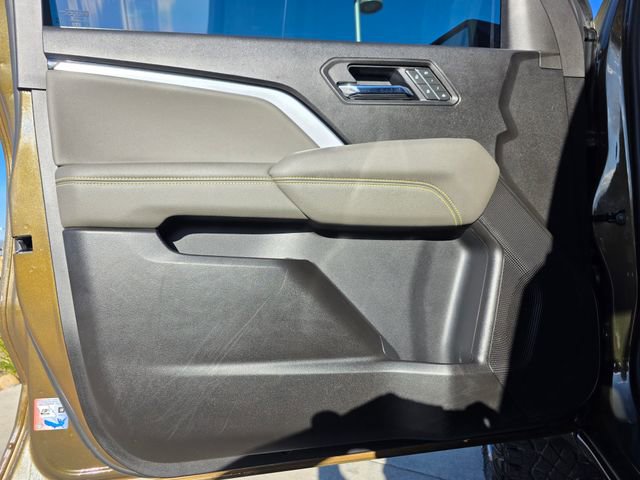 Used 2025 Chevrolet Colorado ZR2 w/ Technology Package image 22