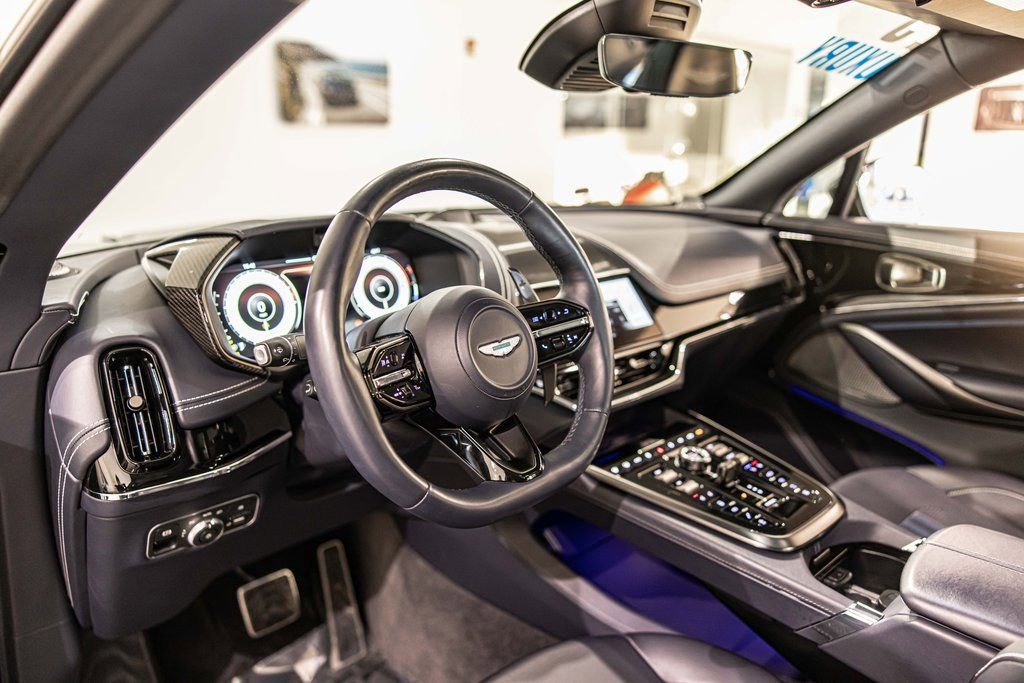 Used 2025 Aston Martin DBX 707 AWD/4WD image 21
