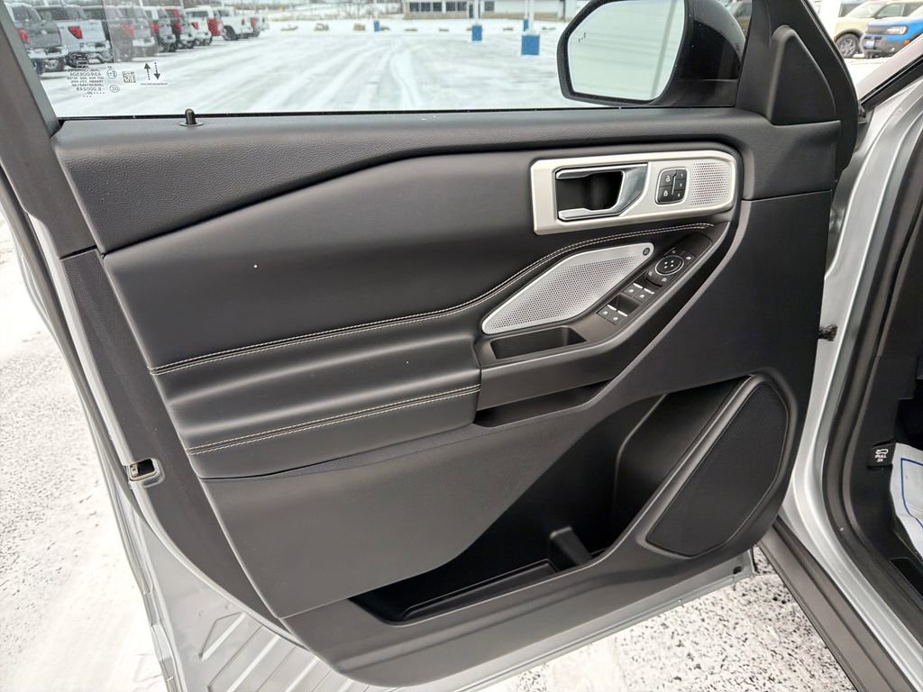 Used 2020 Ford Explorer ST w/ ST Street Pack image 10