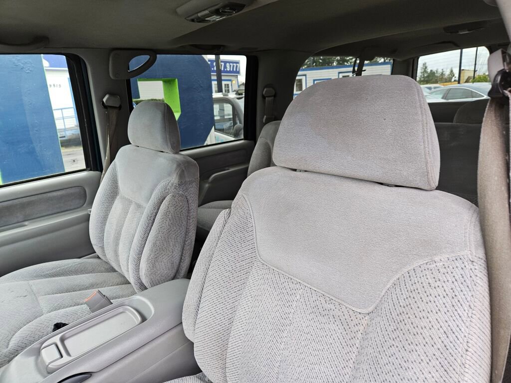Used 1995 Chevrolet Suburban 2WD image 7