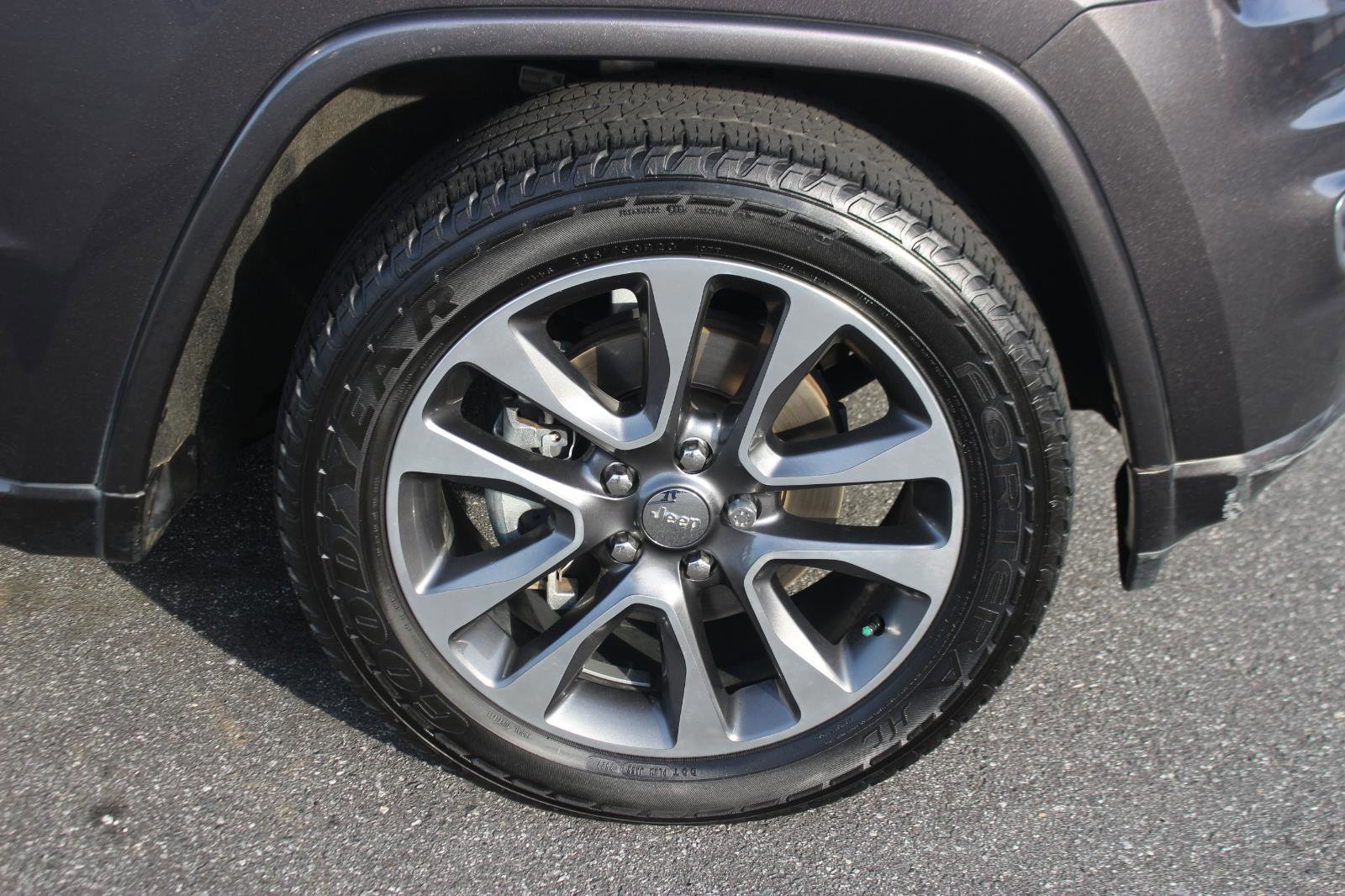 Used 2018 Jeep Grand Cherokee Overland RWD image 33