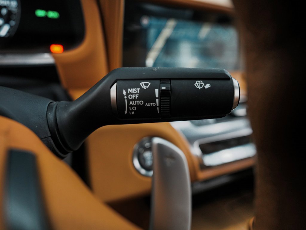 Used 2020 Lexus LC 500 Coupe w/ Performance Package image 24