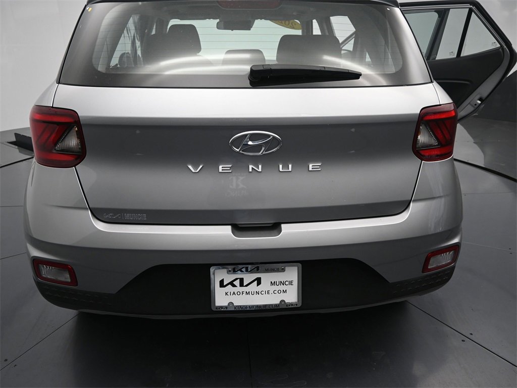 Used 2023 Hyundai Venue SEL image 9