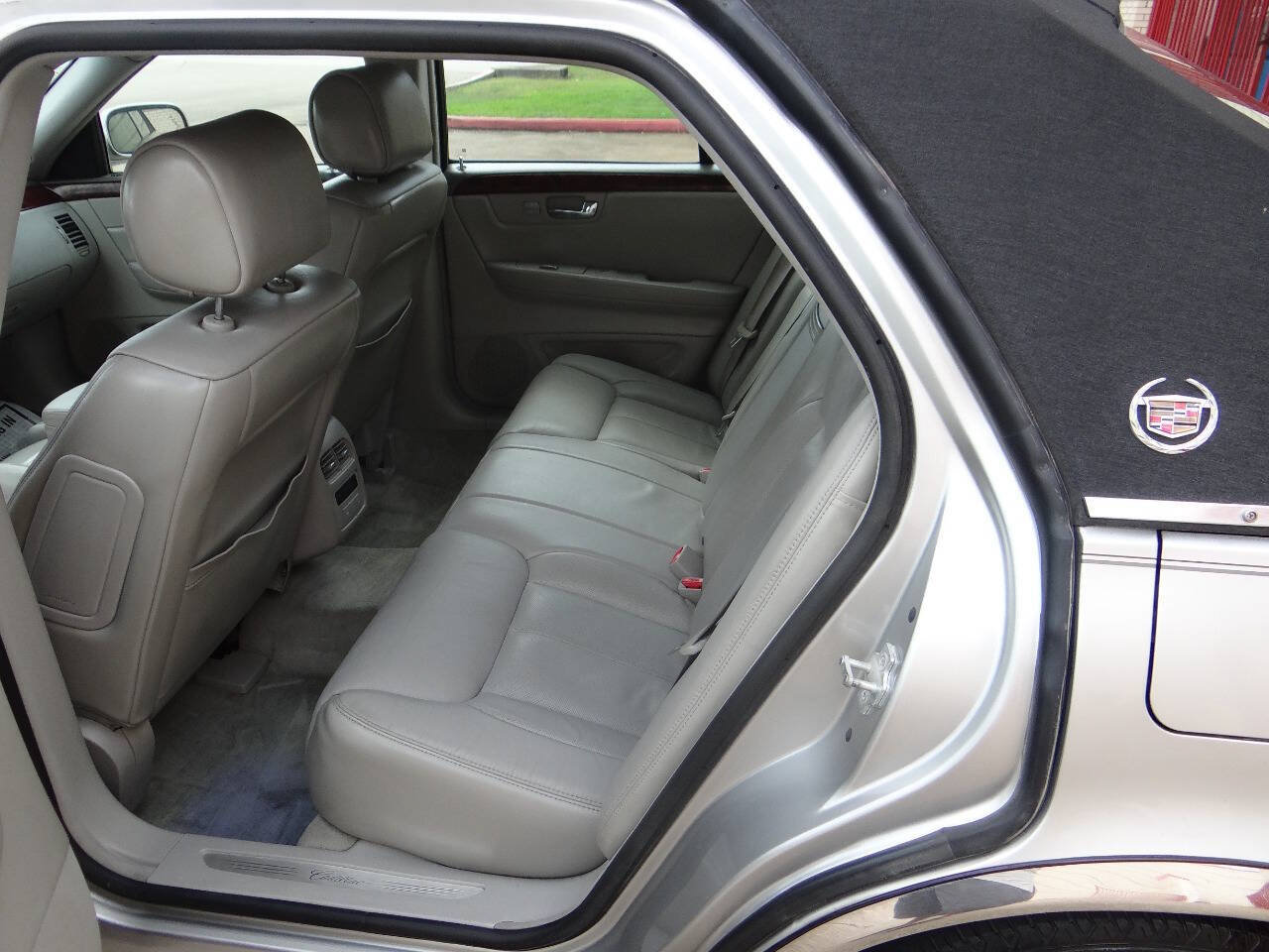 Used 2007 Cadillac DTS Luxury I w/ Sun And Sound Package FWD image 30