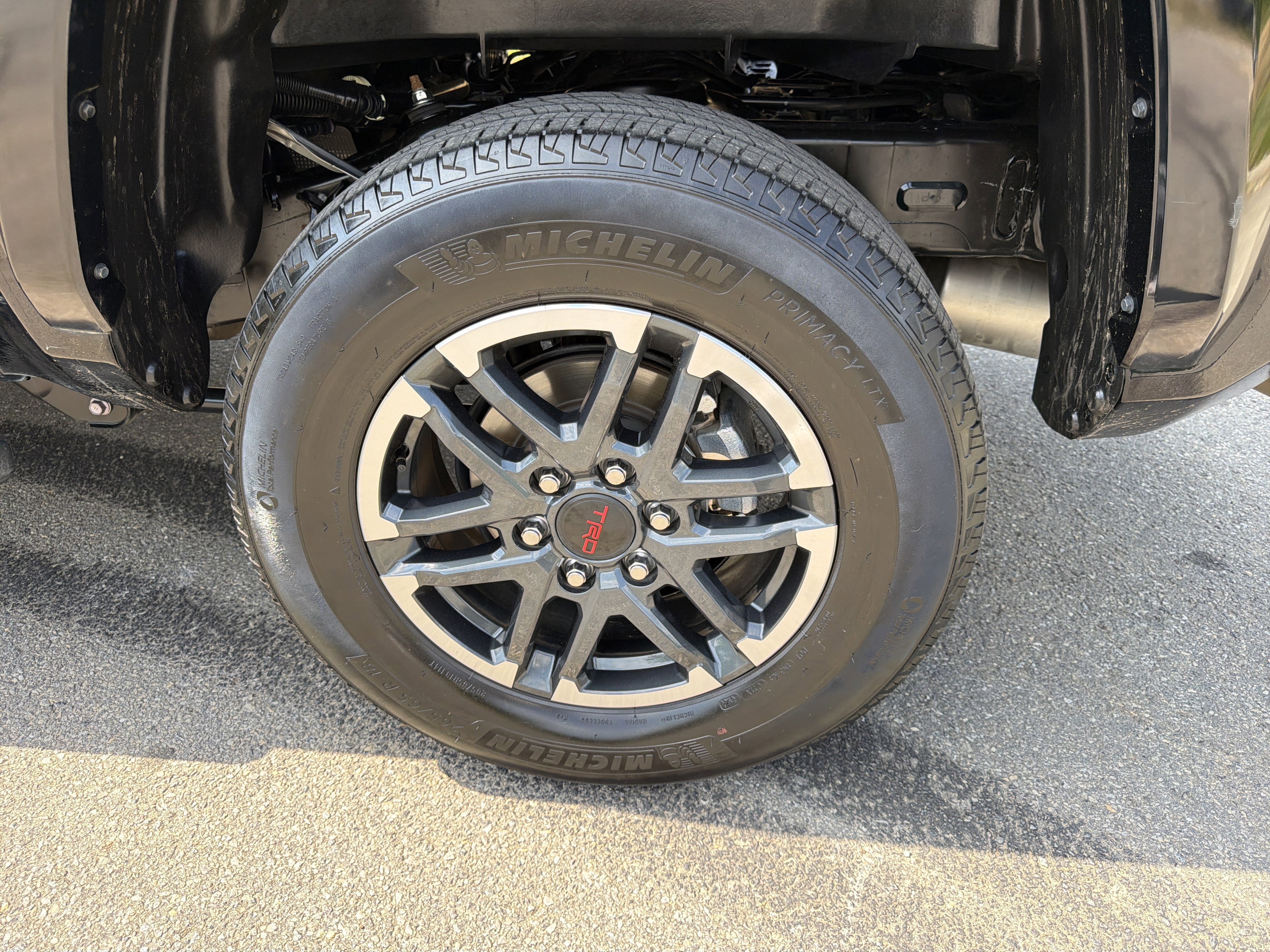 Used 2025 Toyota Tacoma TRD Sport AWD/4WD image 19