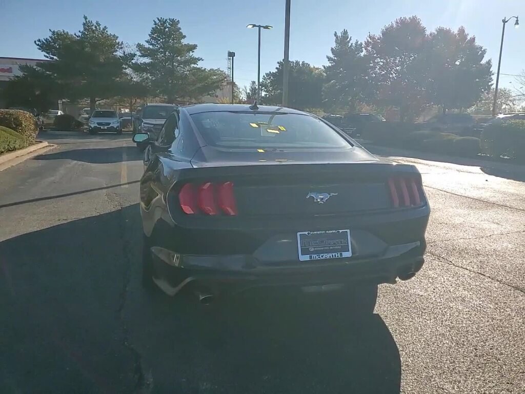 Used 2022 Ford Mustang Coupe image 7