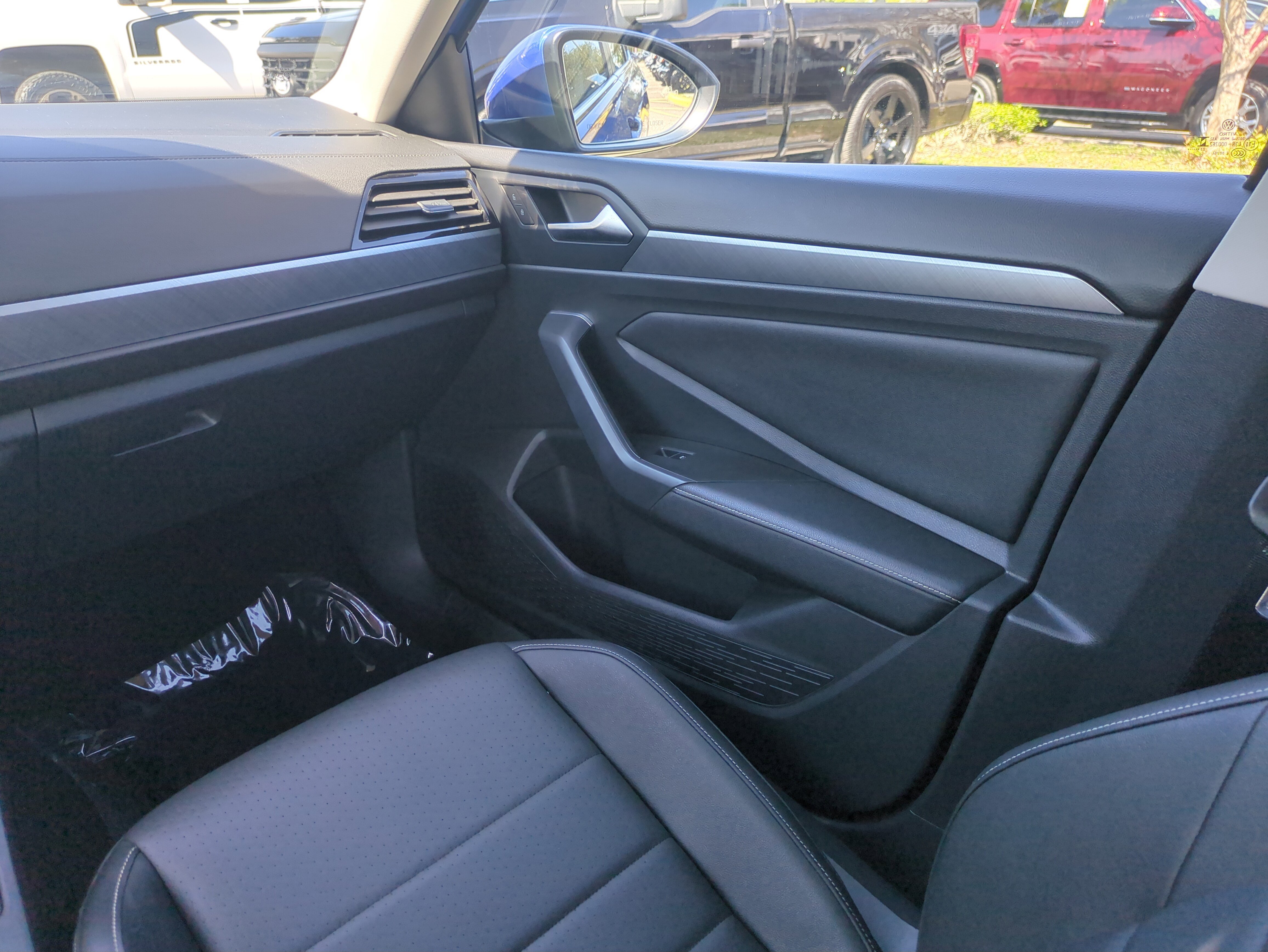 Used 2024 Volkswagen Jetta SE image 16