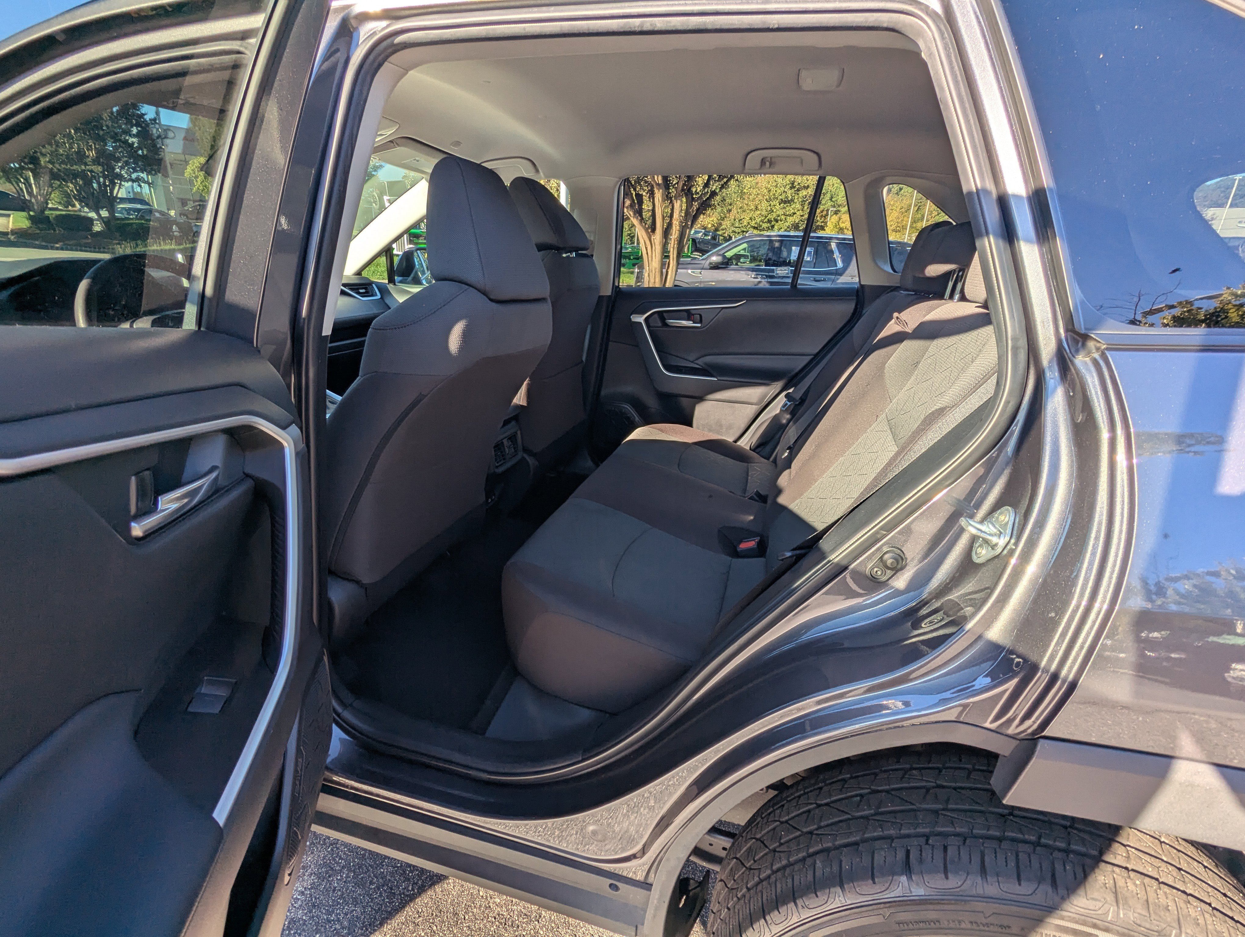 Used 2023 Toyota RAV4 XLE image 11