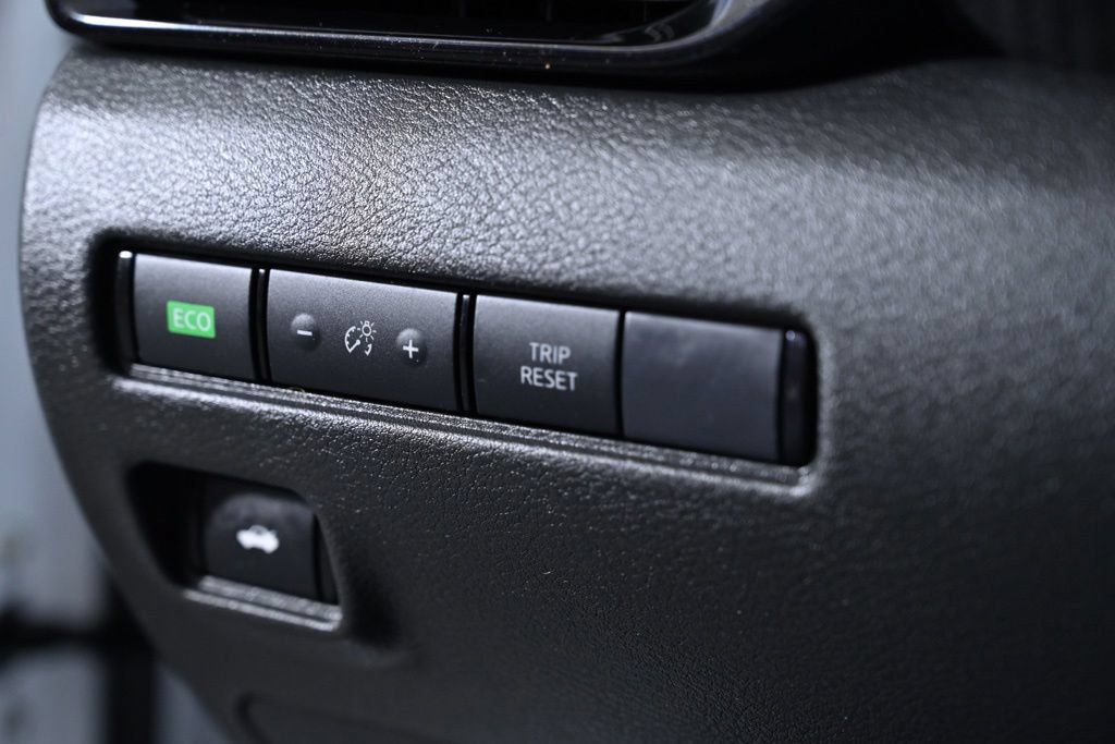 Certified 2023 Nissan Sentra SV FWD image 23