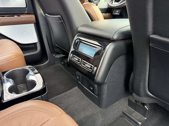 Used 2020 Lincoln Aviator Reserve w/ Equipment Group 202A AWD/4WD image 16