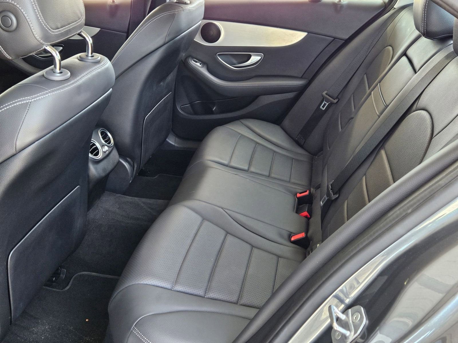 Used 2019 Mercedes-Benz C 300 Sedan image 24