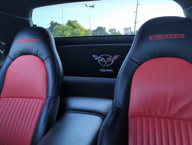 Used 2002 Chevrolet Corvette Z06 w/ Memory Pkg RWD image 32