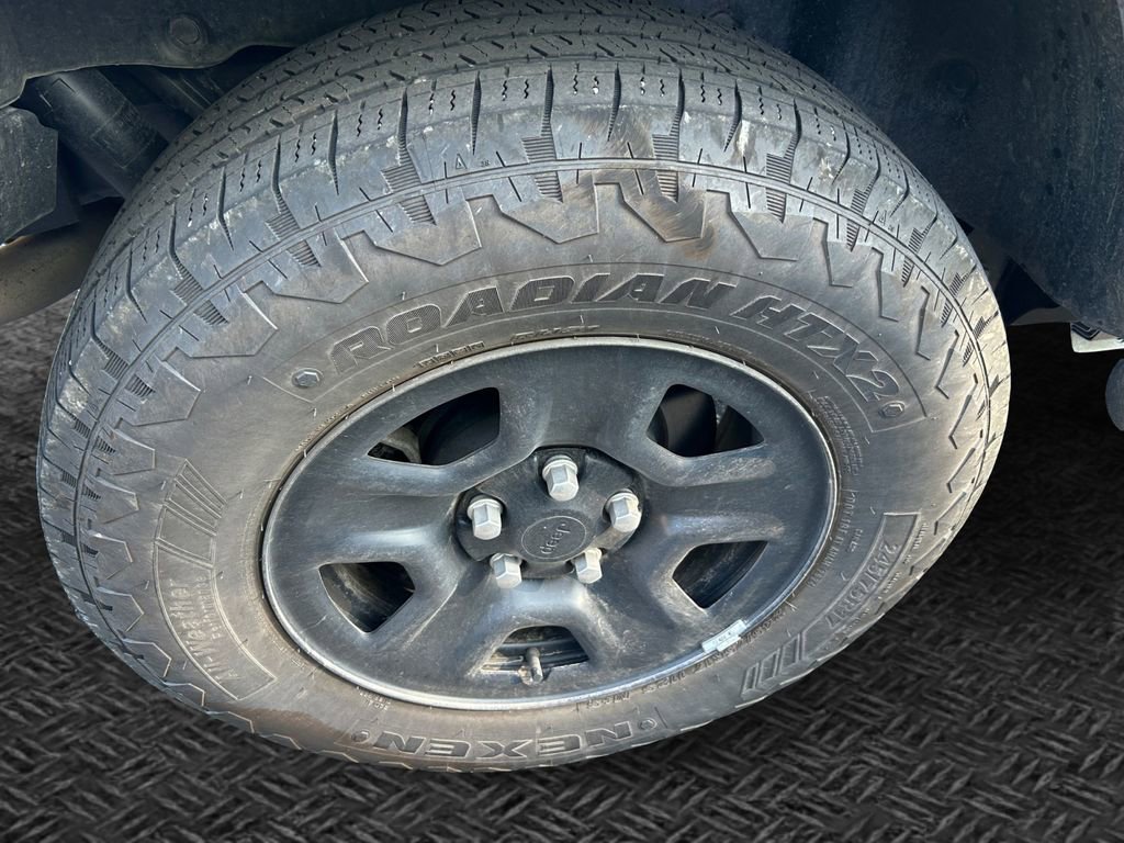 Used 2024 Jeep Wrangler Sport AWD/4WD image 29