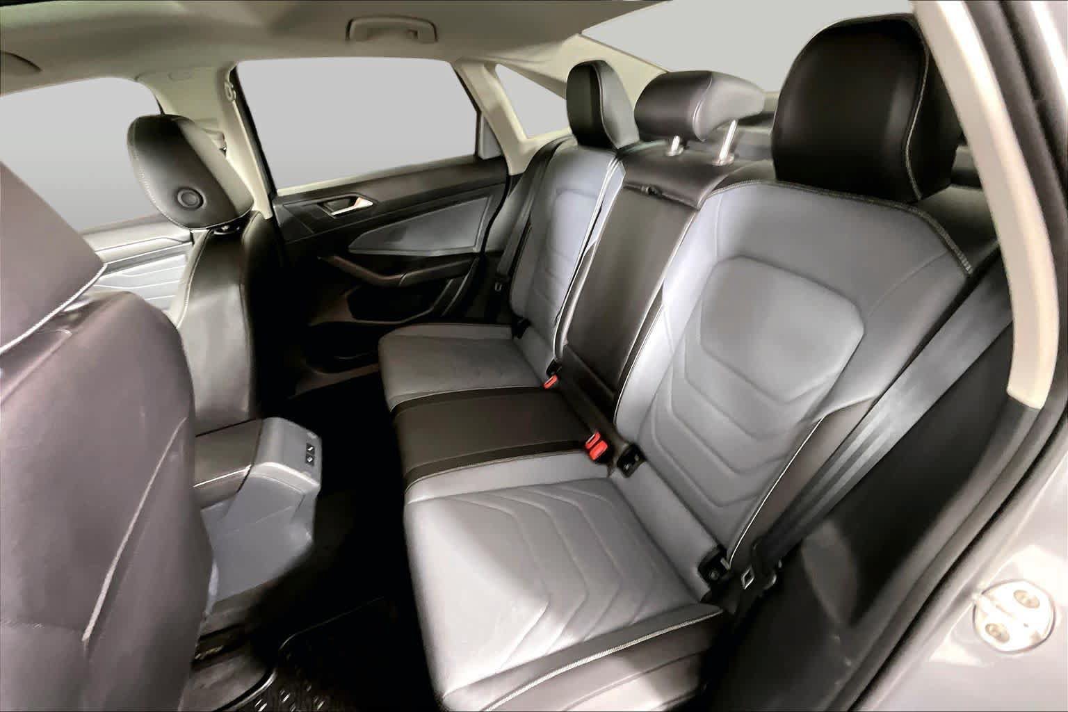 Used 2026 Volkswagen Jetta SEL FWD image 18