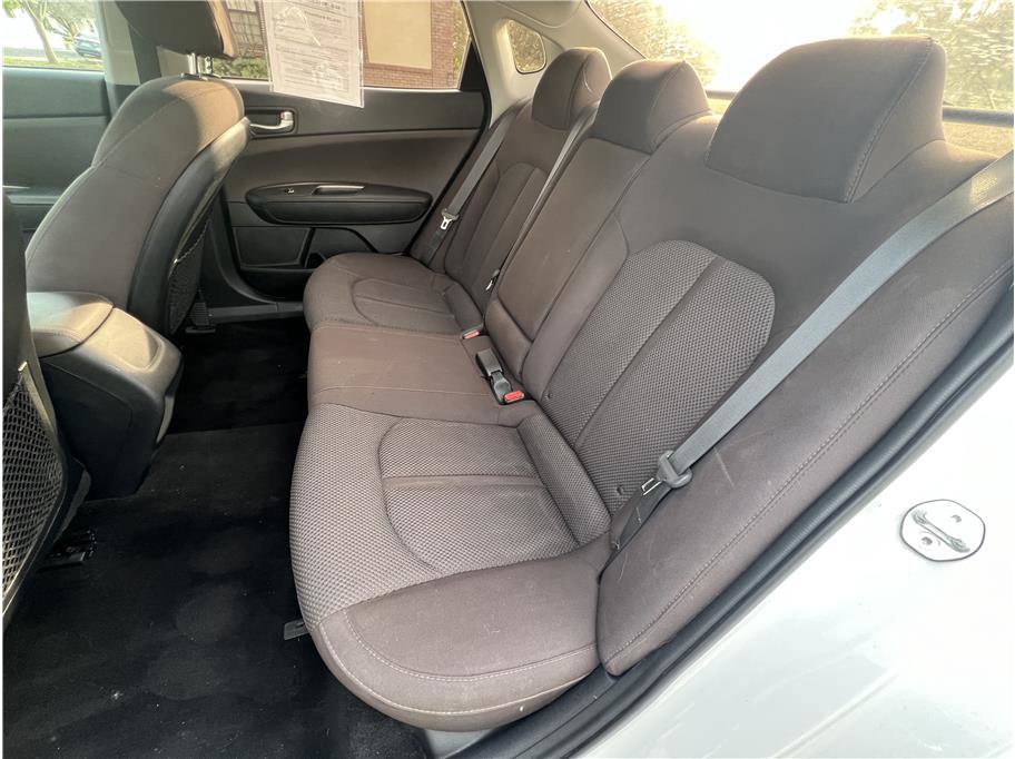 Used 2020 Kia Optima LX image 16