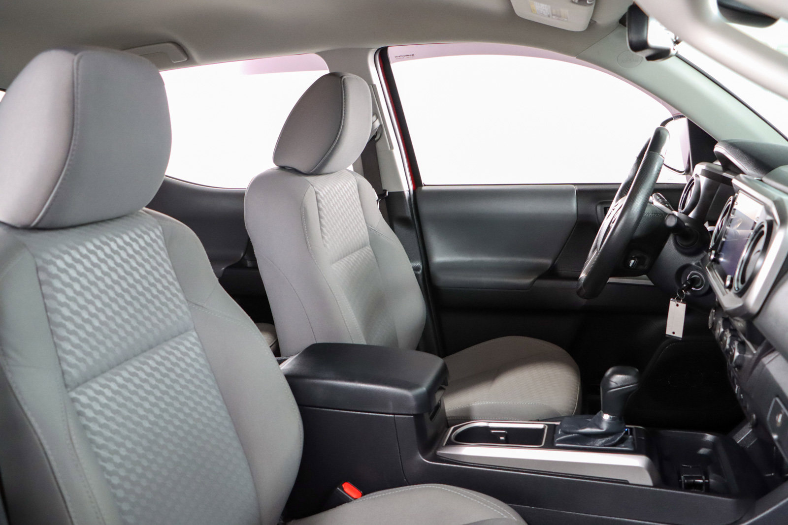 Used 2022 Toyota Tacoma SR5 image 28