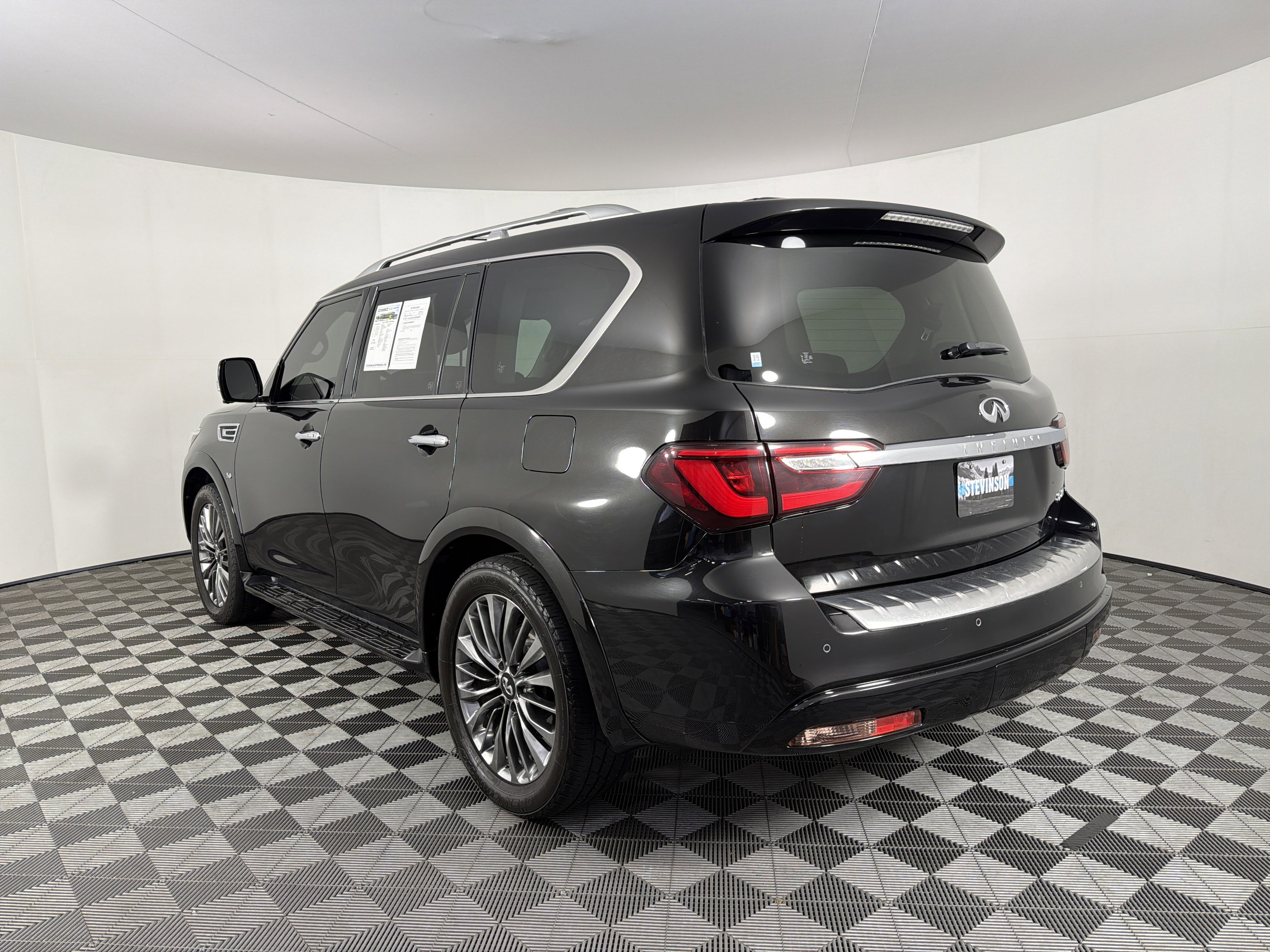 Used 2018 INFINITI QX80 4WD w/ Driver Assistance Package image 27