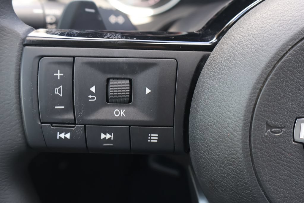 Used 2022 Nissan Rogue SV FWD image 22