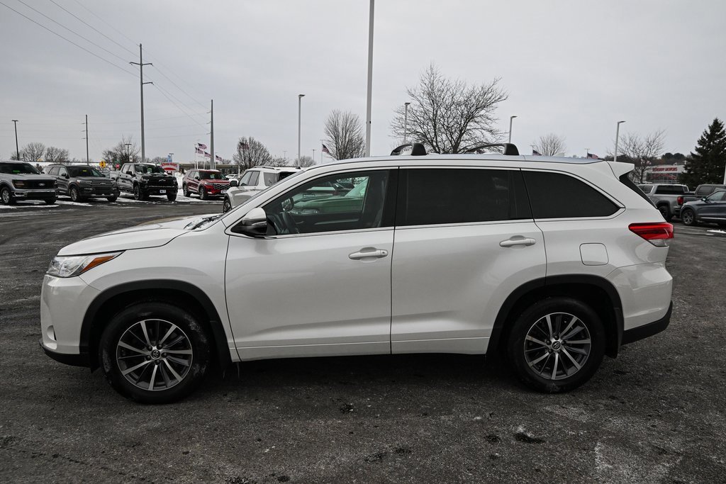 Used 2017 Toyota Highlander XLE image 8