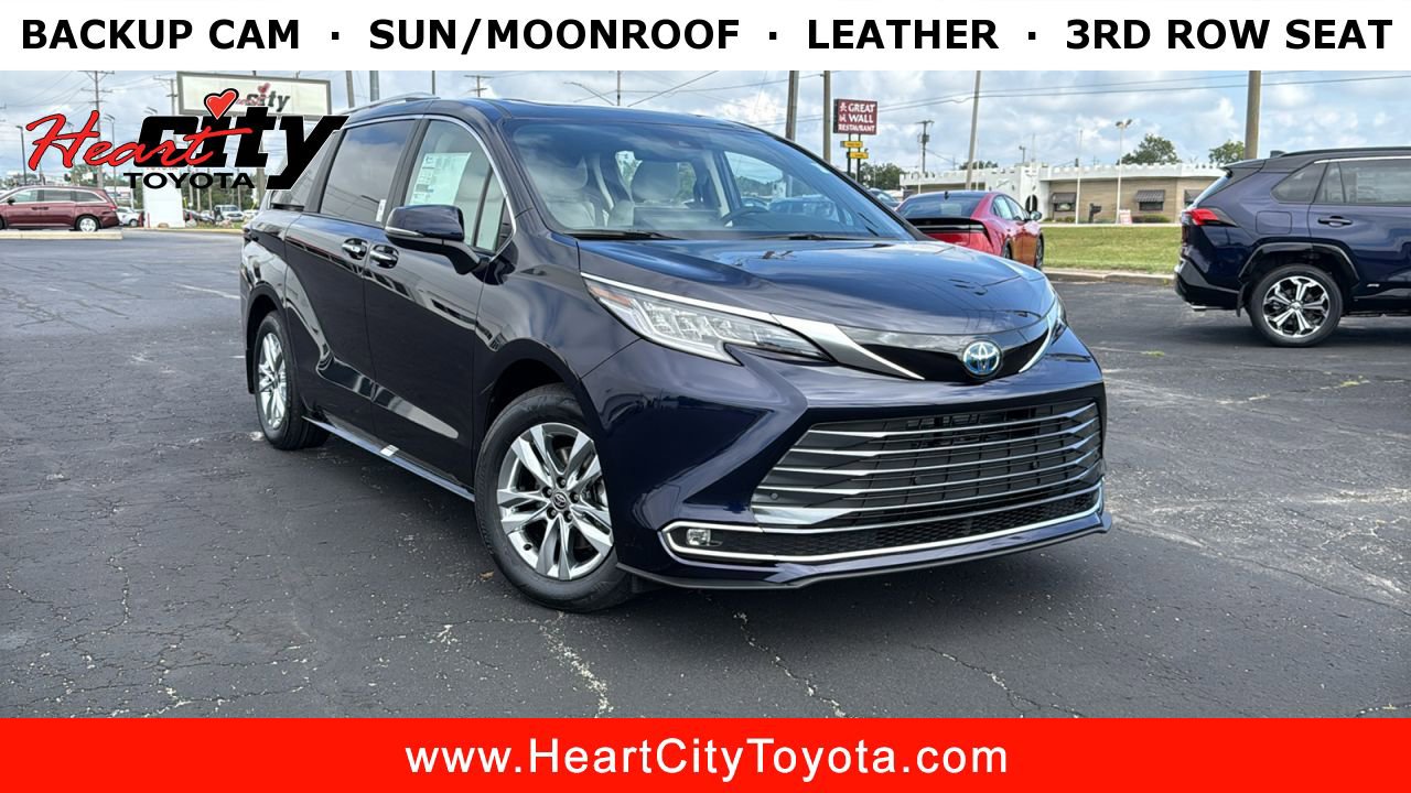 New 2025 Toyota Sienna Limited image 1
