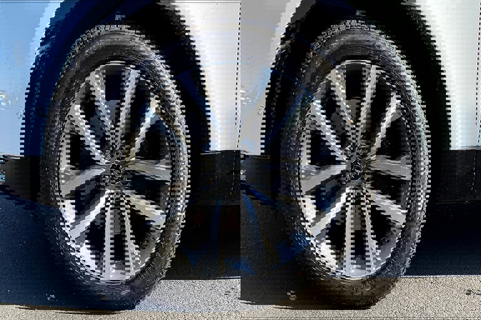 New 2025 Land Rover Discovery Dynamic SE image 14